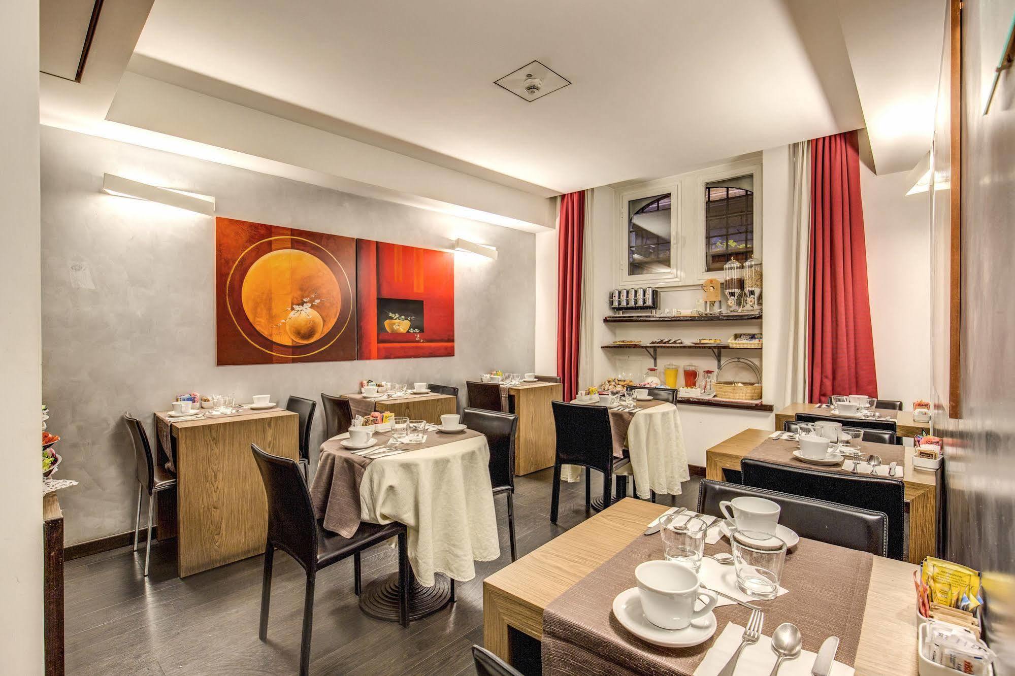 Hotel Rinascimento - Gruppo Trevi Hotels Rome Bagian luar foto